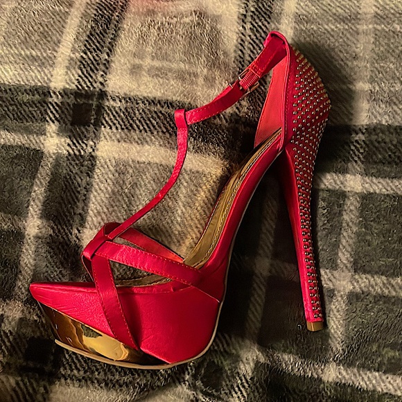 Women Pink bedazzled high heels - Picture 2 of 6